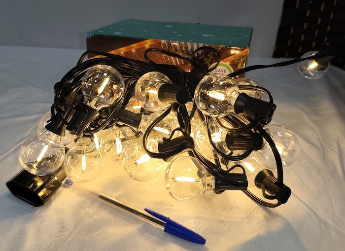 Tira de Luces LED Vintage con 25 Bombillas, 7.5 Metros, Nuevas en Caja