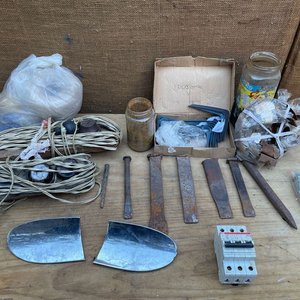Lote siguiente: PUNTAS VARIAS, MENSULAS ART ELECTRICOS ALARGUES