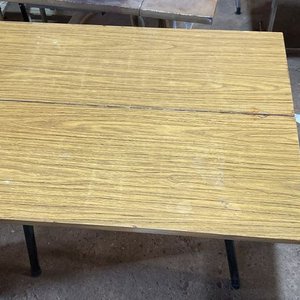 Mesa Extensible de Cerámica y Hierro con Dos Sillas - imagen 2