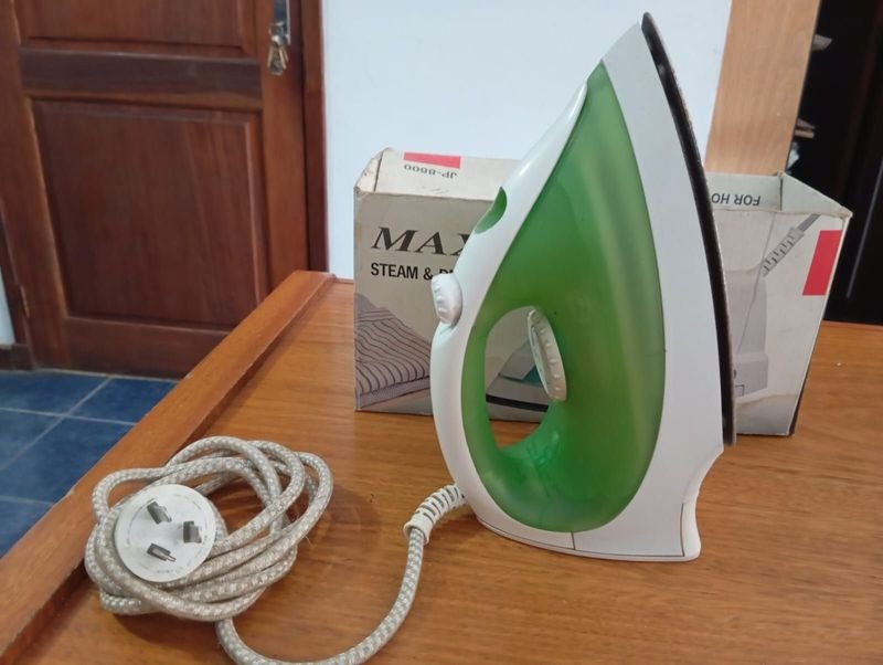 Plancha eléctrica a vapor Maxima usada - imagen 2
