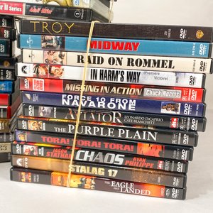 Treinta y tres películas en DVD, surtidas, en estuche - imagen 4