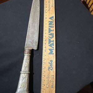 Lote anterior: Cuchillo de Caza Mailhos con Cabo de Plata y Oro y Escudo Nacional