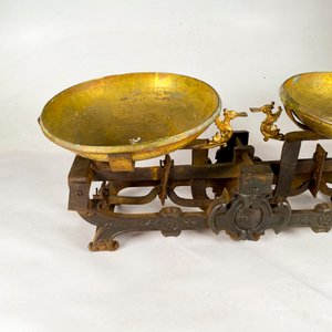 Balanza Antigua de Hierro con Platos de Bronce - imagen 3