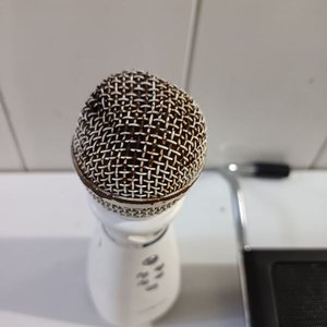 Micrófono Moxom, Base Refrigeradora para Notebook y Soporte - imagen 5
