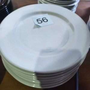 Lote siguiente: Lote de 9 Platos Blancos Redondos
