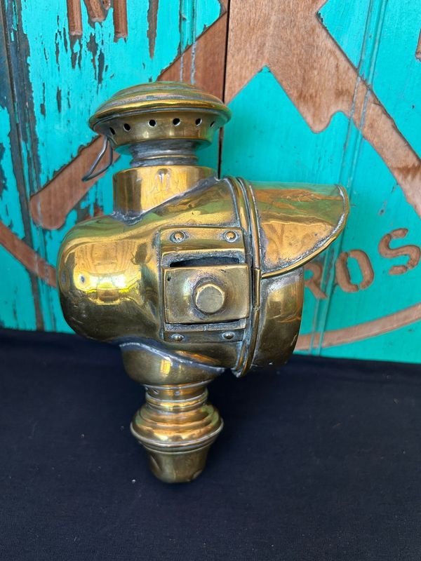 Importante farol a combustible de los primeros autos todo bronce exelente estado - imagen 8