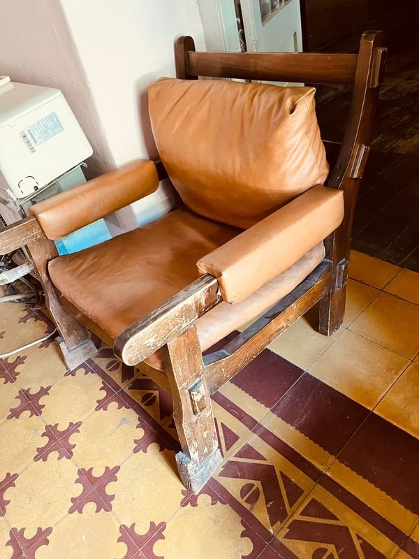 JUEGO DE LIVING MADERA TAPIZADO CUERINA - imagen 4