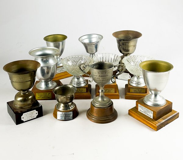 Lote siguiente: Tropheos de tenis de madera para coleccionistas