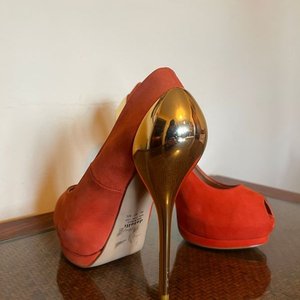 Zapatos de Taco Stiletto Datelli Naranja Gamuza Taco Dorado - imagen 3