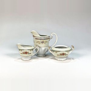 Lote anterior: Jarra, Lechera y Azucarero de Porcelana Japonesa "Colby" Noritake