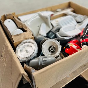 Lote de Accesorios de Baño y Hogar: Portarrollos, Jaboneras y Más - imagen 2
