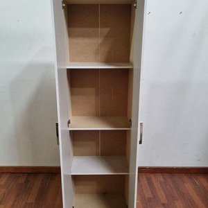 L 976 - Practico placard multiuso en melamina color blanco con dos puertas y estantes interiores (Medidas 47x27x171cm) - imagen 2