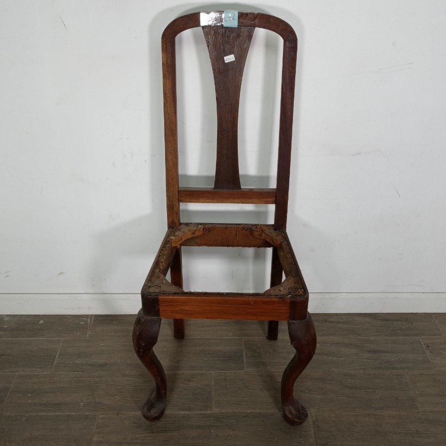 Lote siguiente: Silla estilo Chippendale en cedro para decoración