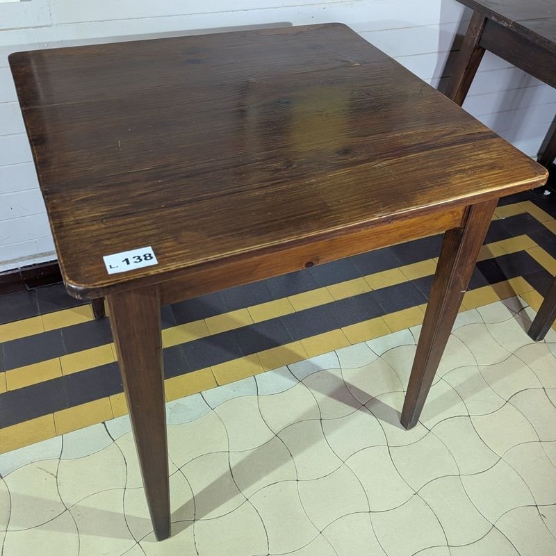 Lote anterior: Mesa auxiliar de madera en buen estado