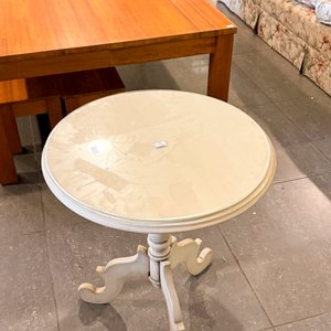 Lote anterior: Mesa Auxiliar Redonda Estilo Francés