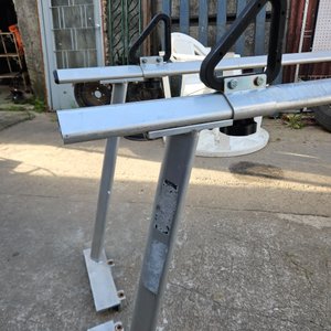 Lote siguiente: Barras de aluminio regulables para camioneta