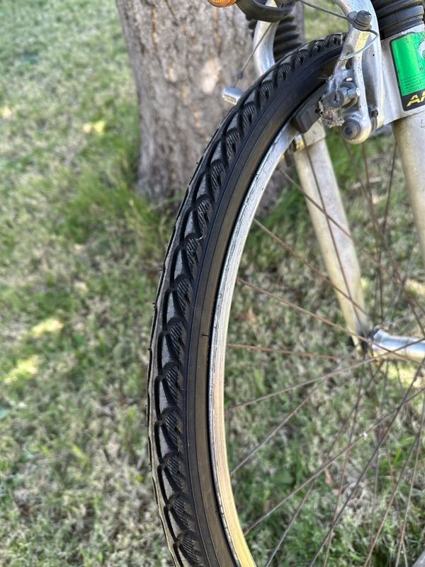 Bicicleta de Aluminio con Componentes Shimano en Buen Estado - imagen 4