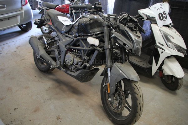 Motocicleta KTM RC 390 Negra y Naranja - imagen 1