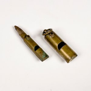 Dos Silbatos Antiguos de Bronce, Uno Estilo Policía - imagen 2