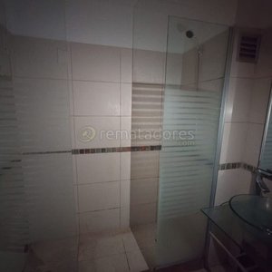 Remate de Apartamento: Dormitorio, Baño, Cocina y Balcón - imagen 3