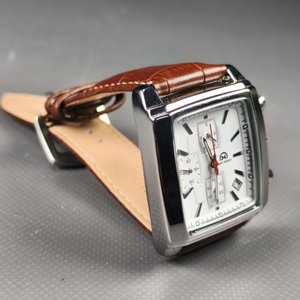 Lote anterior: Reloj de Pulsera "CRAFT HEARTS 2020" con Correa de Cuero Marrón