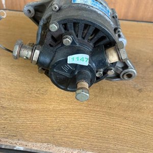 Alternador Automotriz con Polea y Soportes - imagen 4