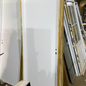 Lote siguiente: Puerta Blanca de MDF sin Cerradura 205 x 79 cm