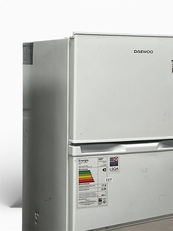 Refrigerador DAEWOO Clase A con Freezer - imagen 3