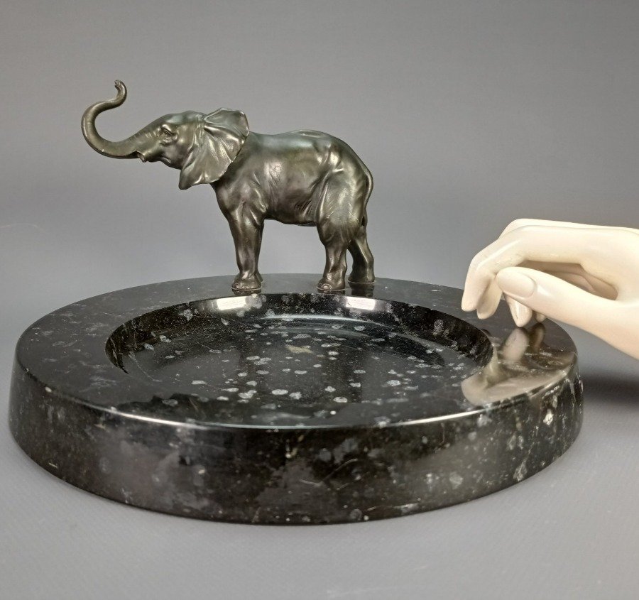 Figurita de elefante en metal con base de mármol - imagen 4