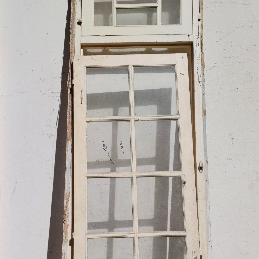 Puerta de tablero en cedro con vidrios estilo colonial y marco de pinotea - imagen 4