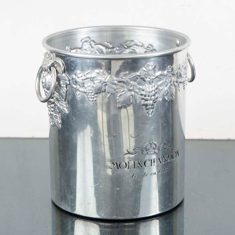 Lote anterior: Champagnera de Moet & Chandon con relieve