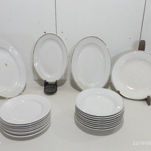 Set de 20 Piezas de Cerámica Blanca: Platos Hondos, Llanos y Fuentes Ovaladas para Servir - imagen 1