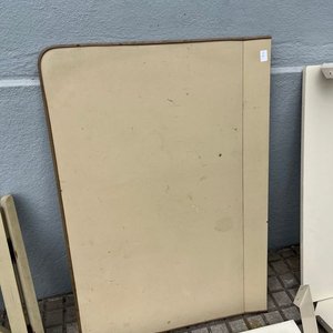 Repisas Blancas y Mesa Plegable de Cocina Abatible - imagen 2