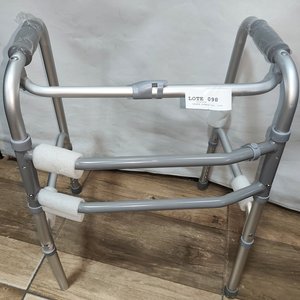 Andador Plegable de Aluminio, Altura Regulable, Nuevo - imagen 4