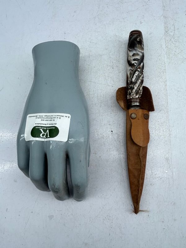 Cuchillo Campero "Caballo Negro" de Tandil con Funda de Cuero - imagen 1