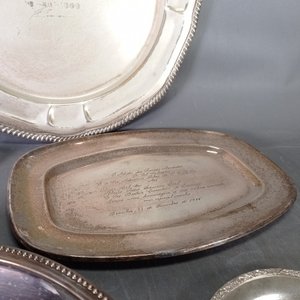 Lote de 5 bandejas de platina con dedicatorias - imagen 5