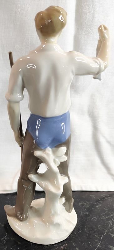Figurita de pescador en porcelana alemana Carl Scheiding Grafenthal - imagen 4