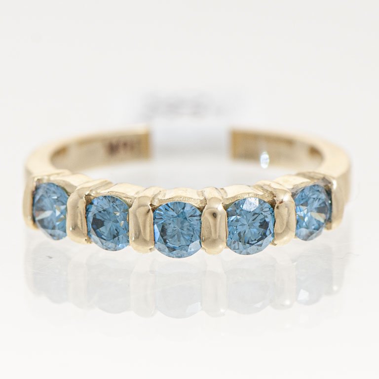 Lote anterior: Anillo de Oro con Brillantes Azules