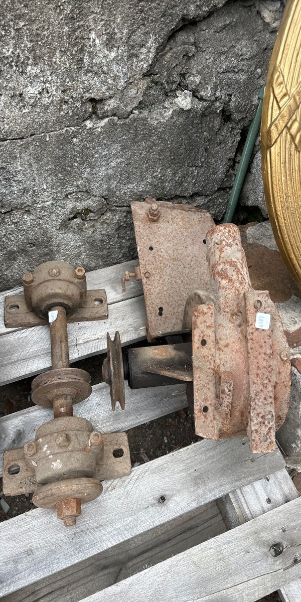 Lote de Piezas Metálicas Oxidadas para Maquinaria