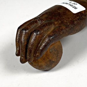 Mano Llamador Antigua de Hierro Fundido - imagen 2