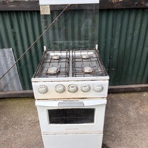 Lote siguiente: Cocina a Gas Blanca de 4 Hornallas con Horno