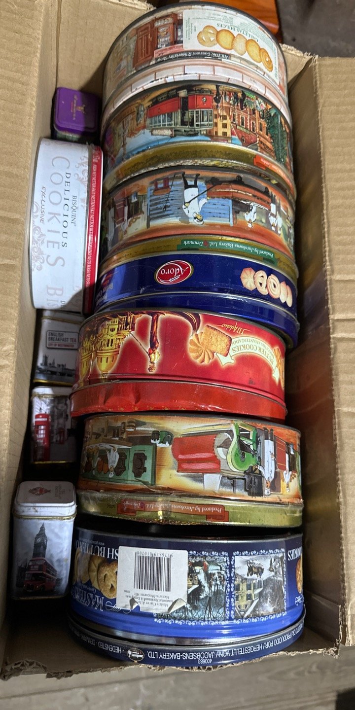 Lote anterior: Colección de latas decorativas