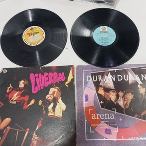 Lote de 12 piezas: Cámaras fotográficas, cuadros antiguos, discos de vinilo The Beatles y más - imagen 6