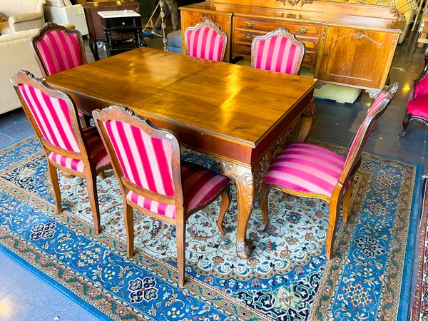 Mesa de Comedor Estilo Luis XV con 6 Sillas Tapizadas - imagen 1