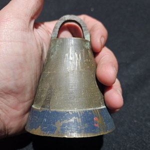 Cencerro Antiguo de Bronce con Martillo - imagen 6