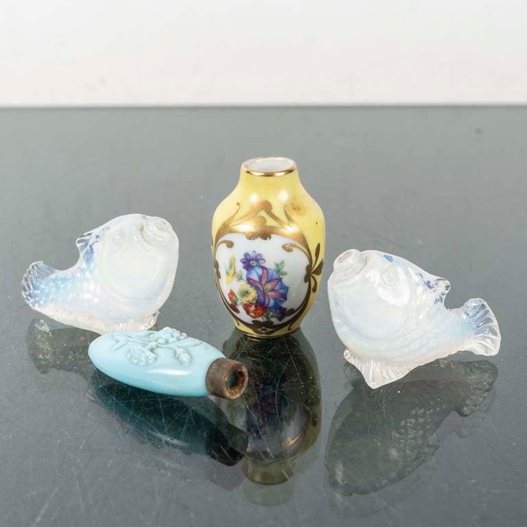 Lote de 4 Piezas Decorativas: Florero, Perfumero y 2 Saleros