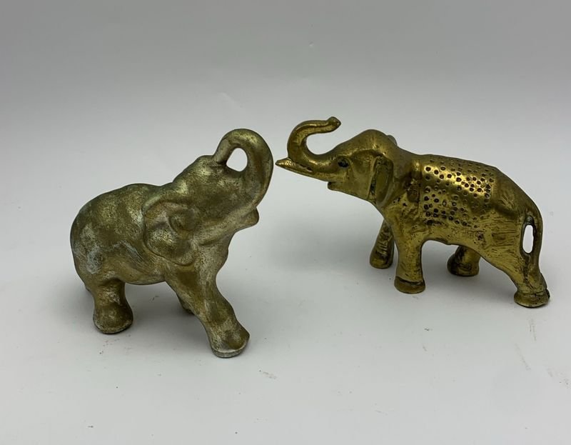 Lote siguiente: Estatuas de elefantes de bronce macizo
