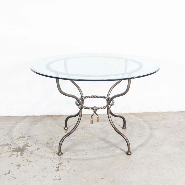 Lote siguiente: Mesa de comedor circular con base de hierro y tapa de cristal