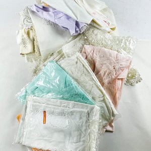 Lote de Servilletas y Camisones de Tela - imagen 2