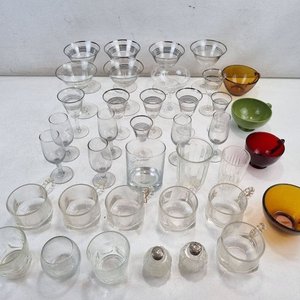 Lote Surtido de 38 Piezas de Cristalería y Vajilla en Colores - imagen 2